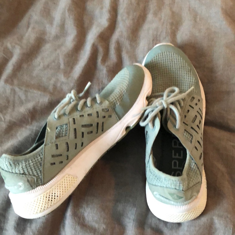 Sperry tennis shoes